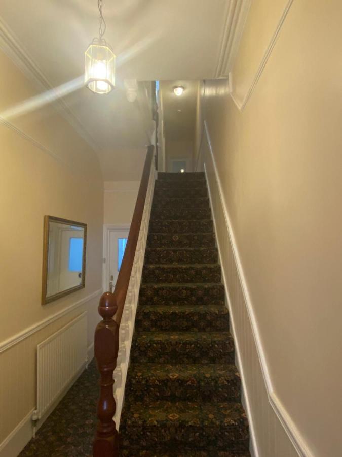Landguard Lodge Guest House Shipley  Экстерьер фото