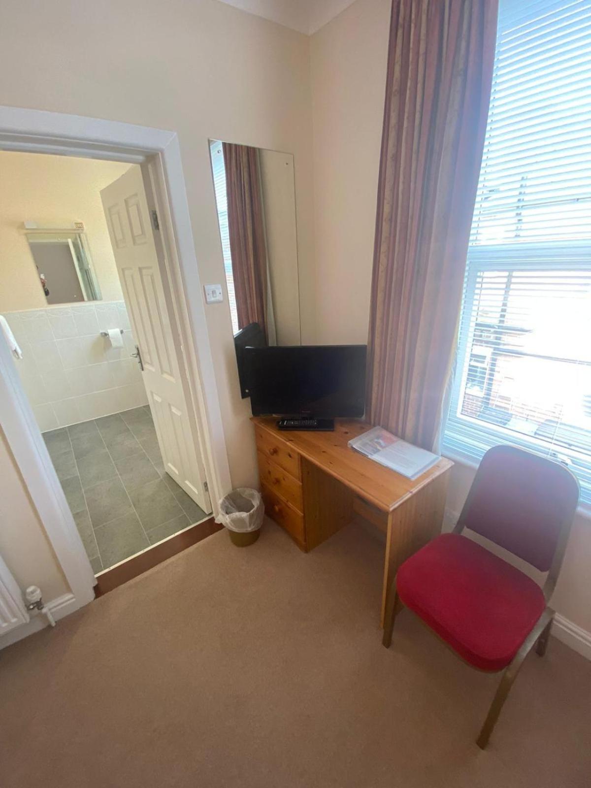 Landguard Lodge Guest House Shipley  Номер фото
